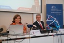 Ministryně financí Alena Schillerová a ministr průmyslu a obchodu Karel Havlíček na tiskové konferenci dne 27.8.2019.