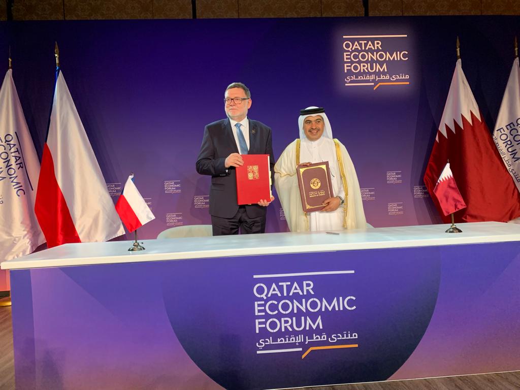 Ministr financí ČR Zbyněk Stanjura a jeho ministerský protějšek Státu Katar Ali bin Ahmedem Al Kuwarim, 21. 6. 2022