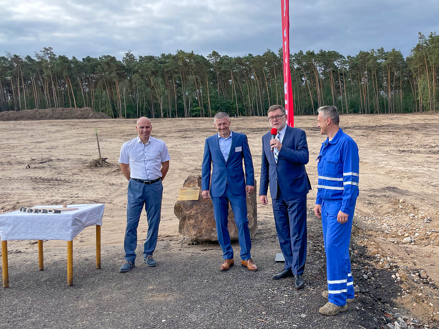 Společnost ČEPRO zahájila výstavbu šesti nových velkokapacitních nádrží na naftu a benzín v Hněvicích