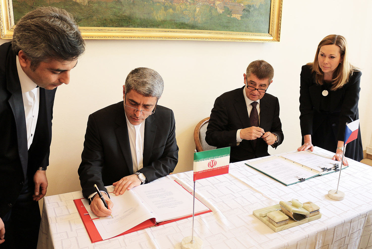 Podpis smlouvy o zamezení dvojímu zdanění s Íránskou islámskou republikou, 30.4.2015
