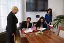 Simona Hornochová, náměstkyně ministra financí a Steven Kashkett, zástupce velvyslance USA v ČR, 4. srpna 2014