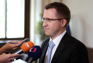 Náhled videa - Petr Pavelek: Množství spořicích státních dluhopisů, prodávaných v jarní emisi 2012